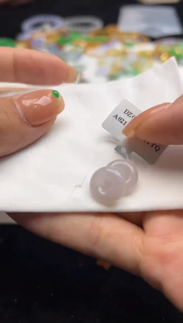 未镶嵌定制翡翠580+58粉扣子一对-sq068