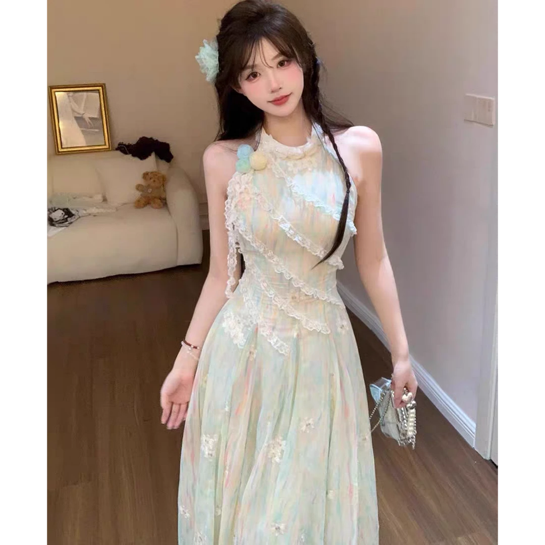 法式甜美绿色无袖不规则蕾丝挂脖式花朵连衣裙女夏新款氛围感长裙
