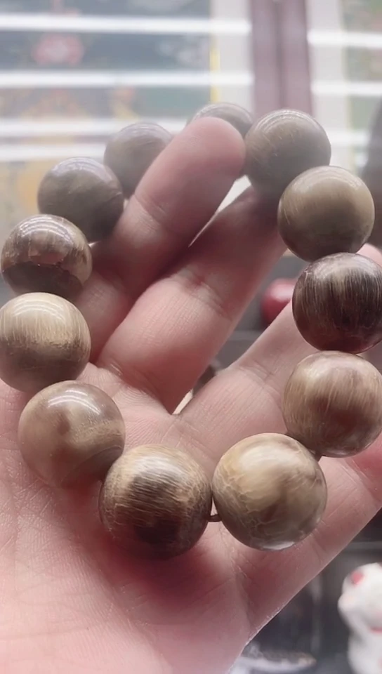 【闪购商品】大果紫檀（缅甸花梨）059香榧木质手串工艺品