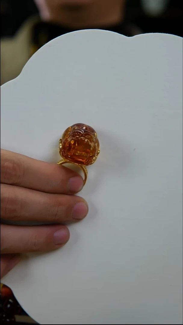银S925镶嵌琥珀戒指天然俄罗斯花珀貔貅戒指经典轻奢