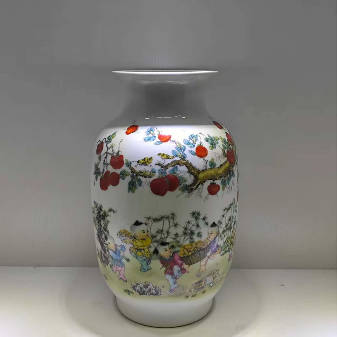 景德镇粉彩好事花生阔口冬瓜瓶（高33肚19口14）