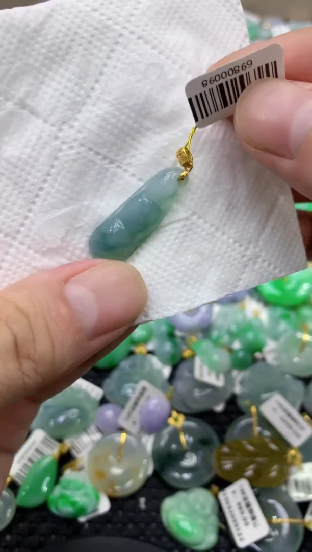 颈饰未镶嵌翡翠天然缅甸翡翠A货