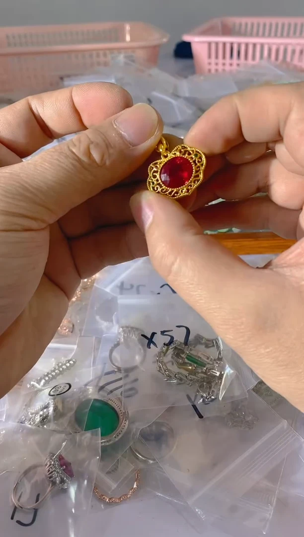 【闪购商品】水晶颈饰银S925镶嵌1070红宝，蓝宝，多样性发一件赠链