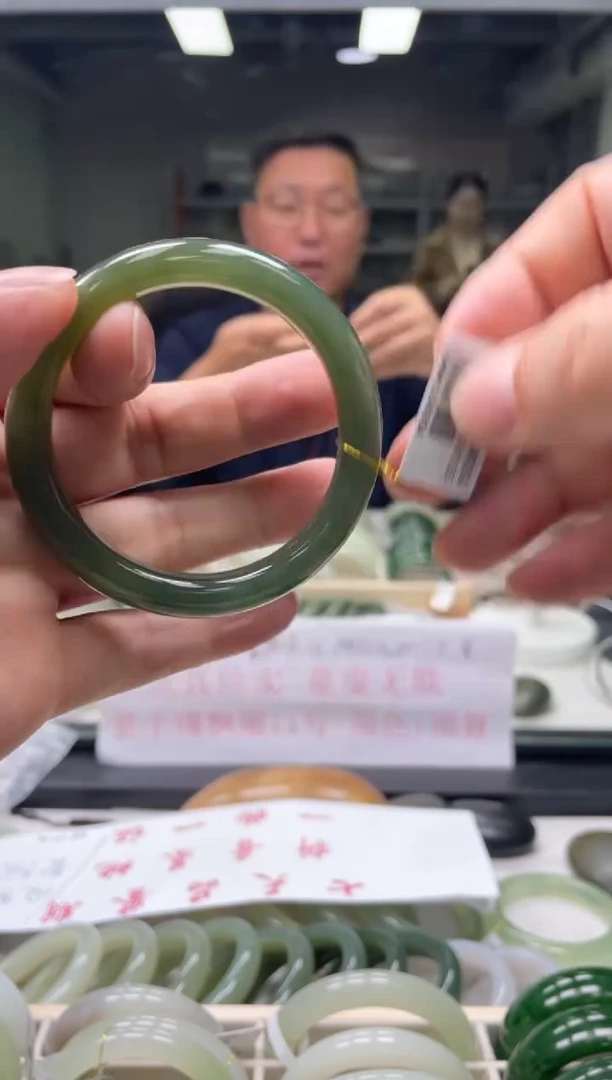 【闪购商品】和田玉手镯未镶嵌56-57圈口9354