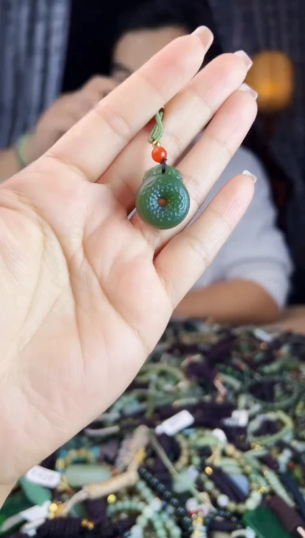 未镶嵌和田玉挂件1