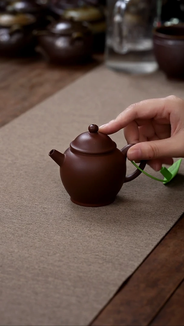 茶壶紫砂底槽青巨轮