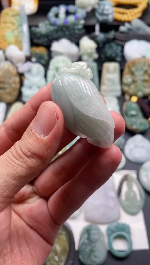 颈饰未镶嵌翡翠22  天然翡翠a货  玉米