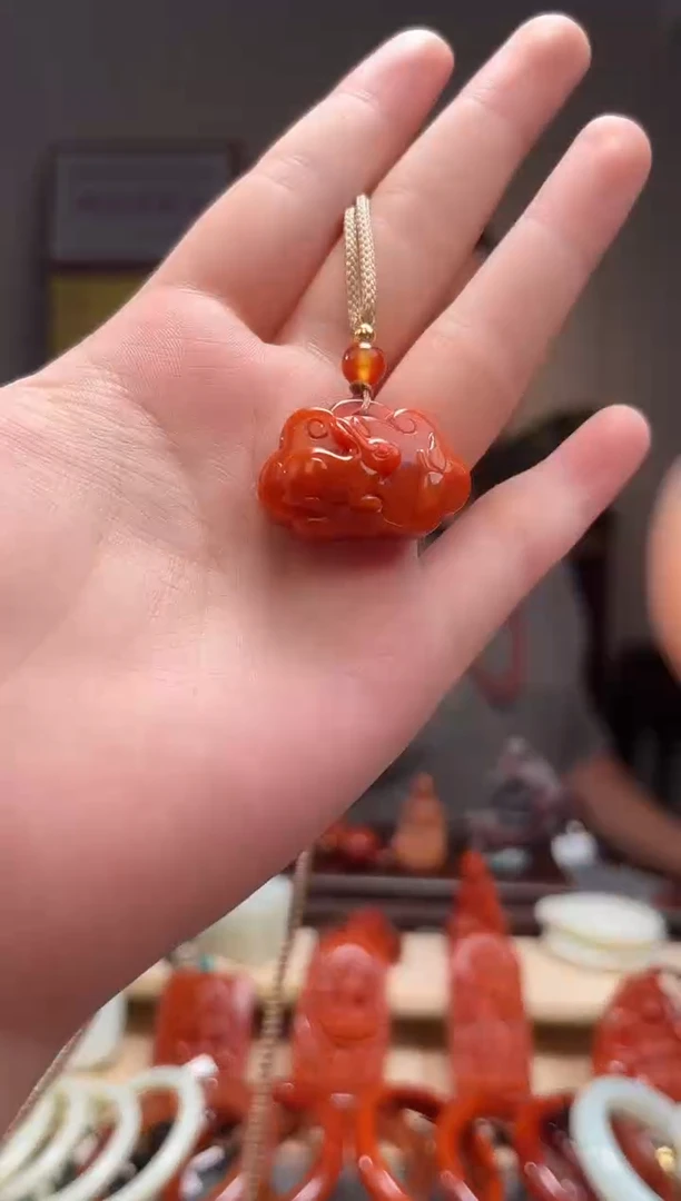 颈饰未镶嵌南红玛瑙吊坠1