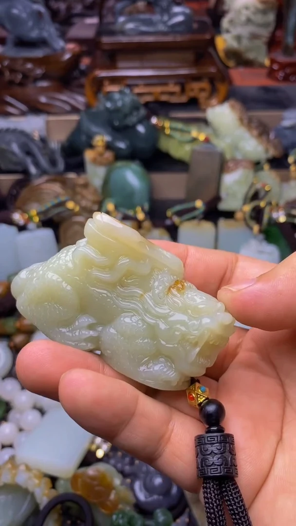 和田玉未镶嵌把件1