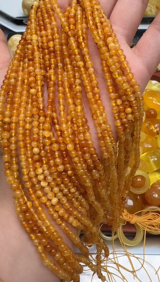 裸石琥珀未镶嵌随机一件