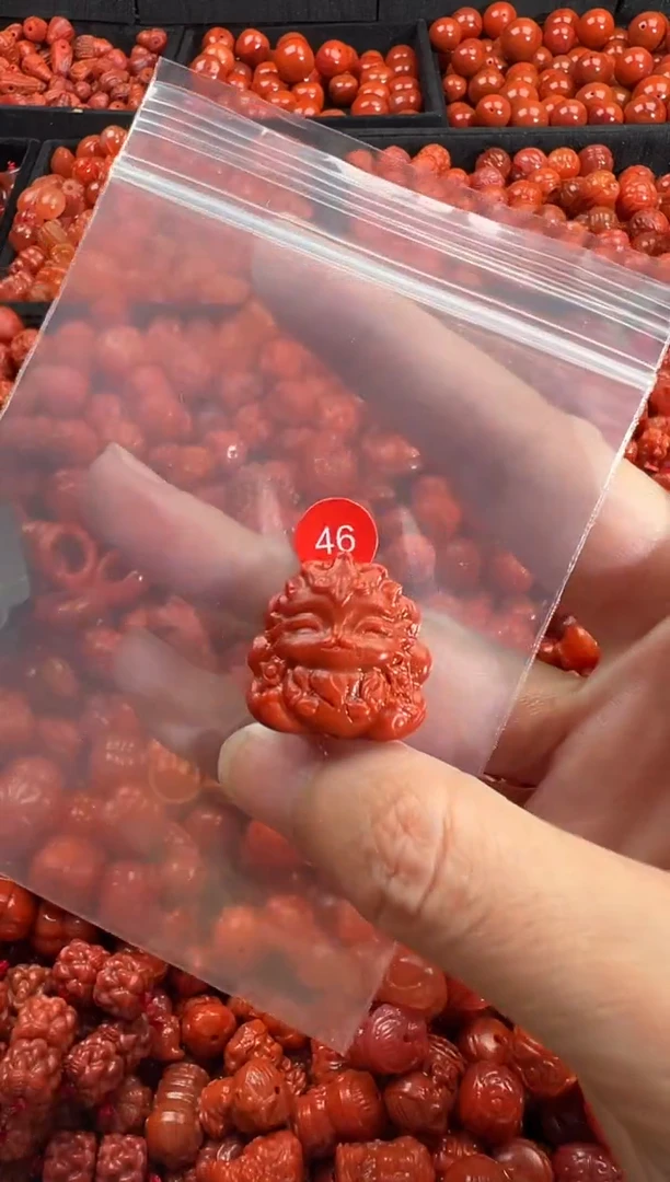 颈饰未镶嵌南红玛瑙1