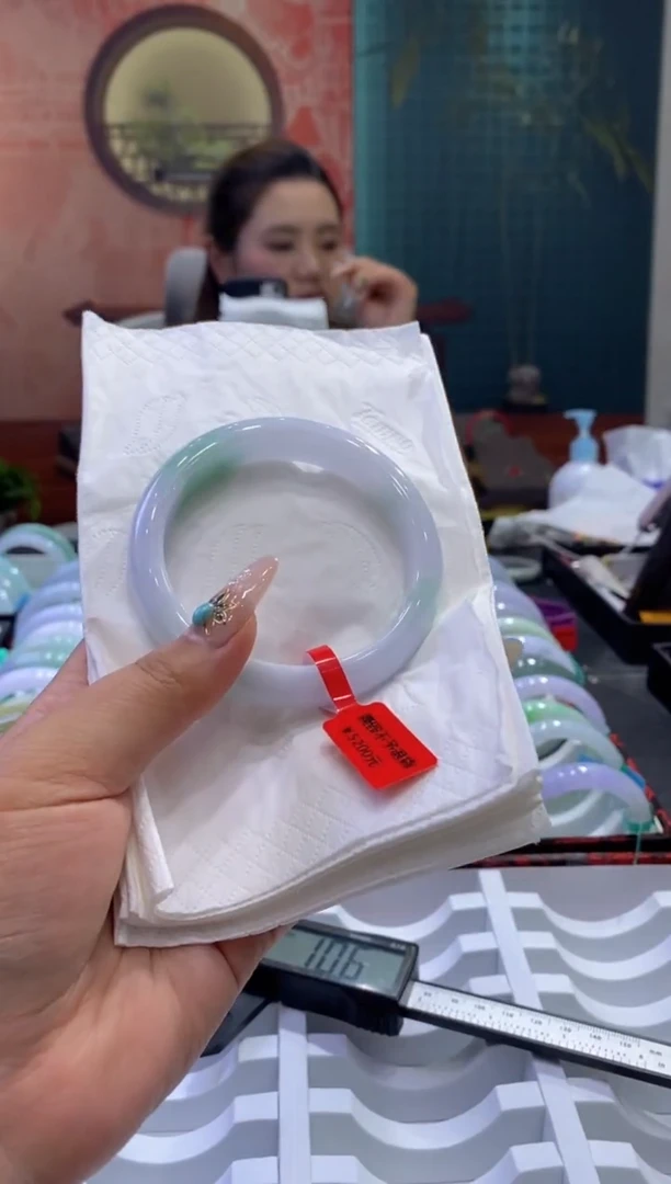 翡翠手镯未镶嵌多人00019113