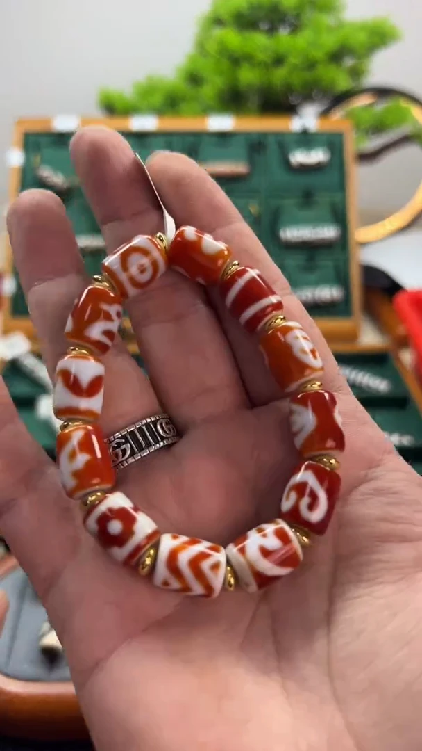 玛瑙/玉髓（覆膜）颈饰未镶嵌28.（微瑕）