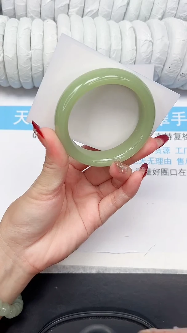 未镶嵌手镯石英质玉3-56.2NYG