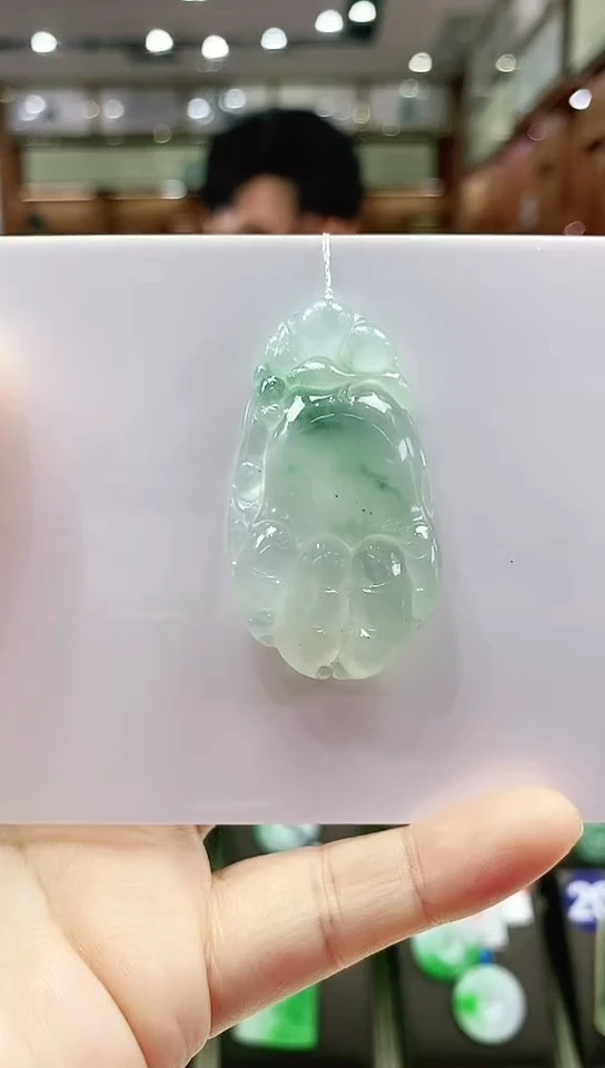颈饰未镶嵌翡翠佛手