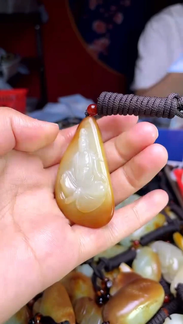 和田玉未镶嵌颈饰1