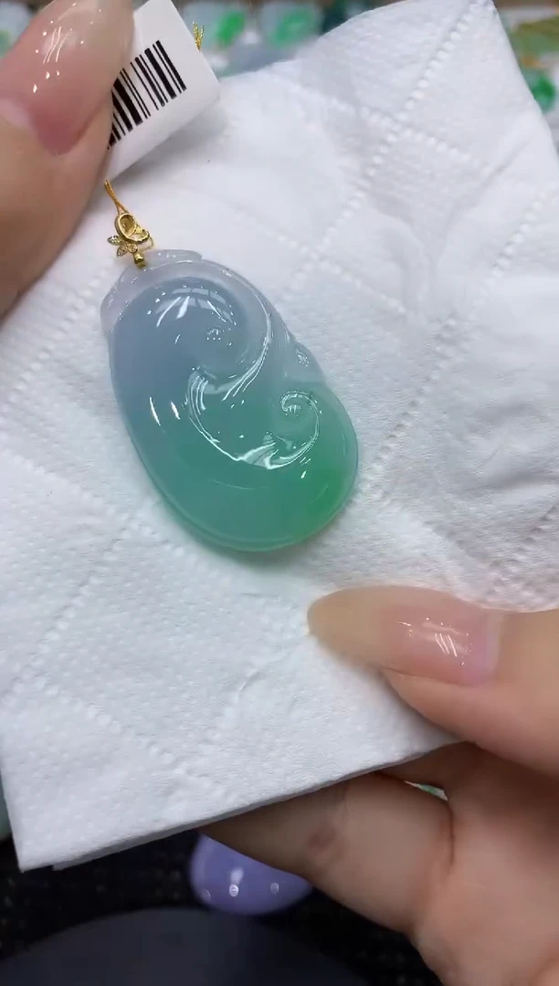 颈饰18K金镶嵌翡翠111111111111