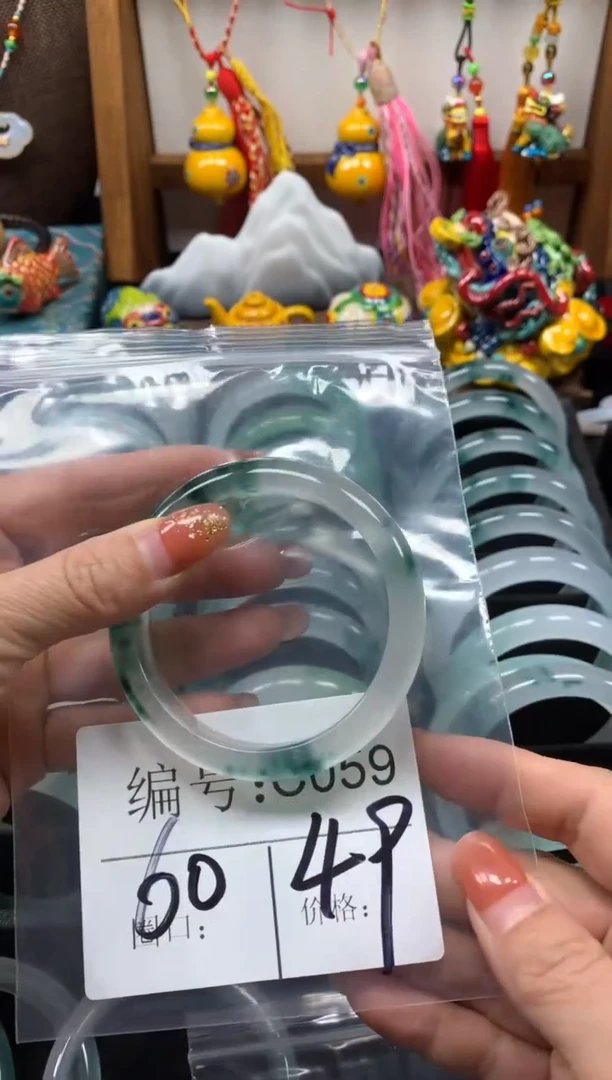 【闪购商品】石英质玉手镯未镶嵌60圈口C059