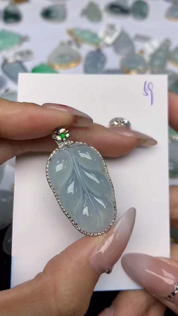 【闪购商品】翡翠颈饰18K金镶嵌天然翡翠A货