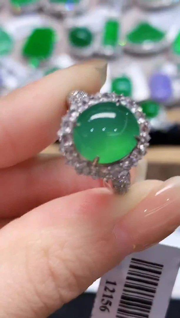 18K金镶嵌戒指翡翠LSR