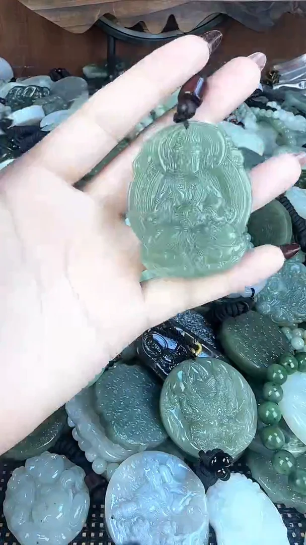 和田玉未镶嵌颈饰1