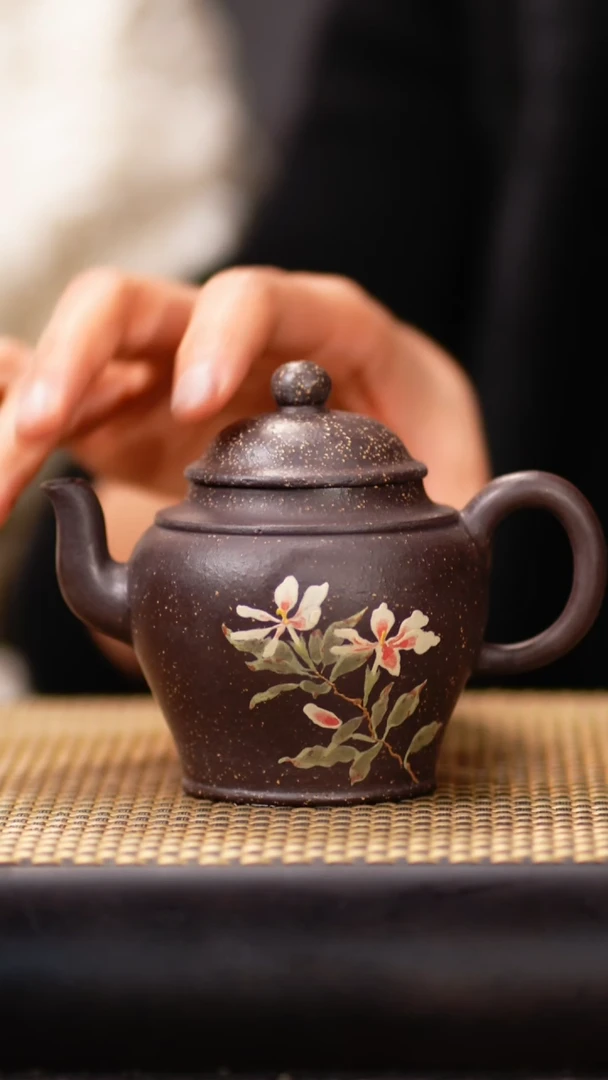 ZCY105紫玉金砂宫灯