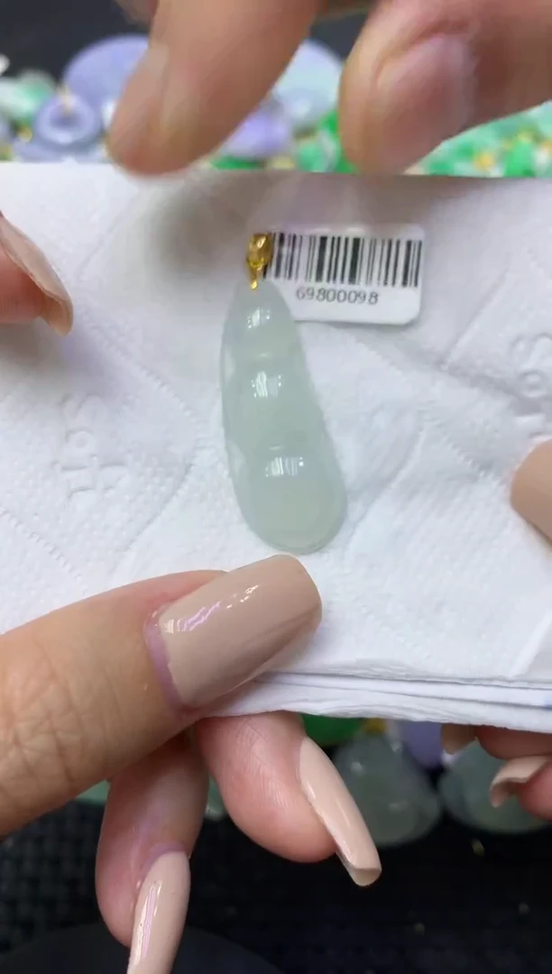 颈饰未镶嵌翡翠天然缅甸翡翠A货