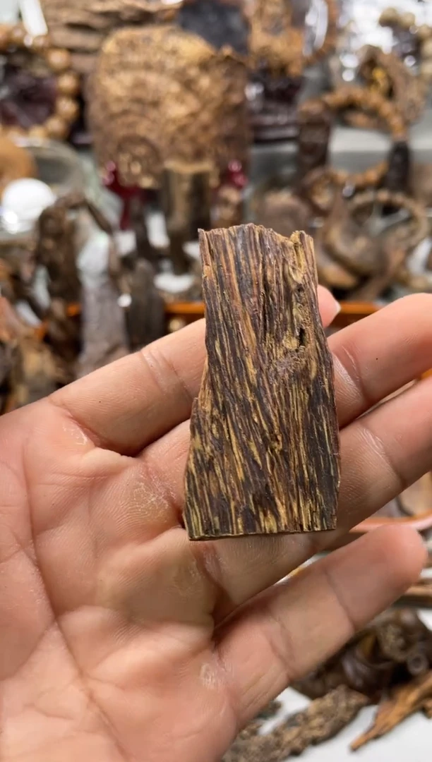 沉香沉香碎屑z****n 达拉干  沉香