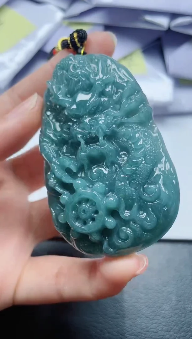 翡翠未镶嵌颈饰