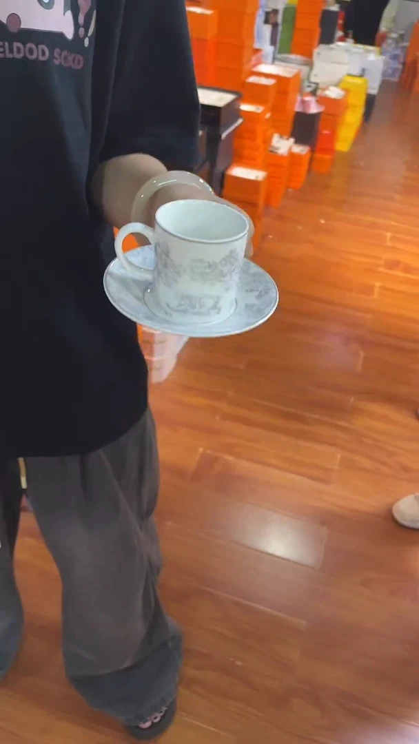 杯鸿辉家品牌瓷器，京东包邮！