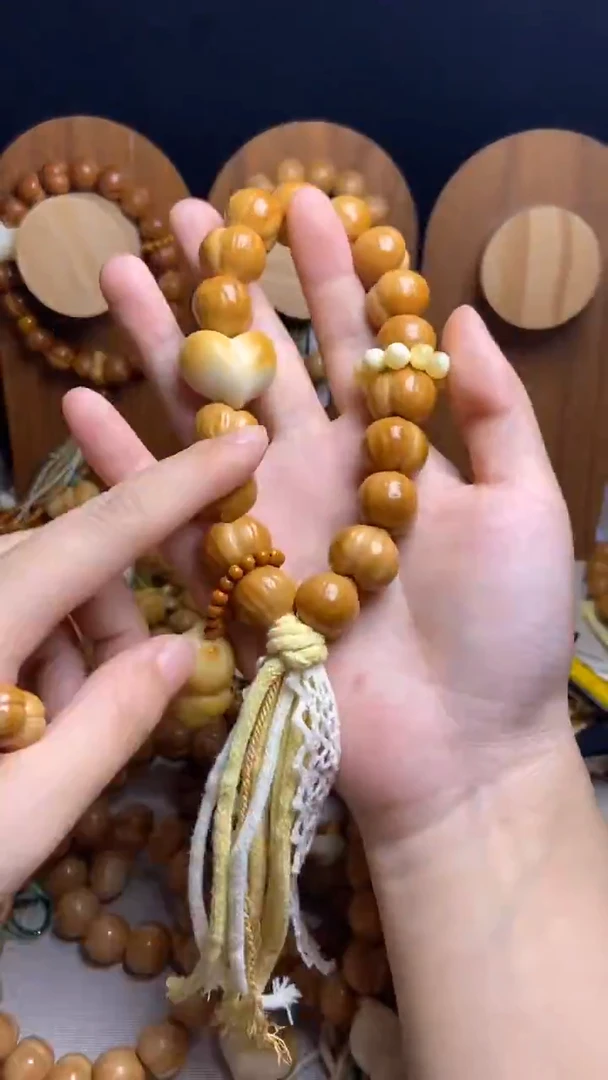 手串猴头核桃煊***诺全品聚宝盆爱心橄榄壳吊坠悟黄跑环奶油风