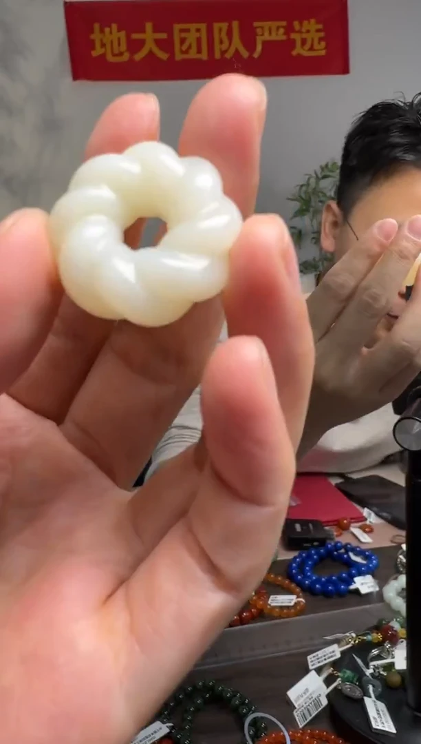 吊坠(不含链)未镶嵌和田玉俄料和田玉白玉麻花扣