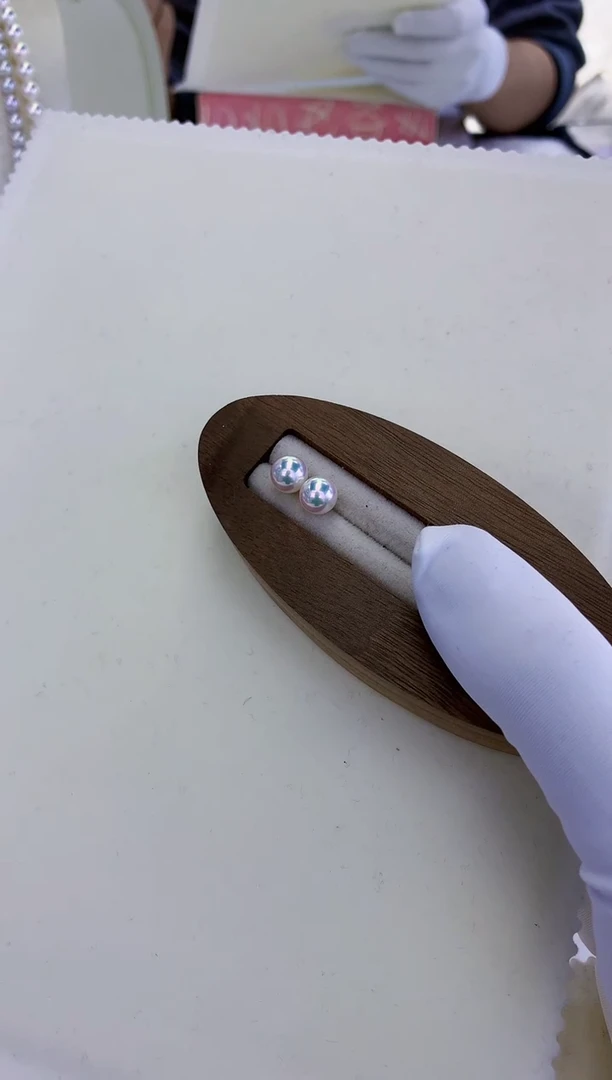 18K金镶嵌饰品海水珍珠7.5-8素钉定制