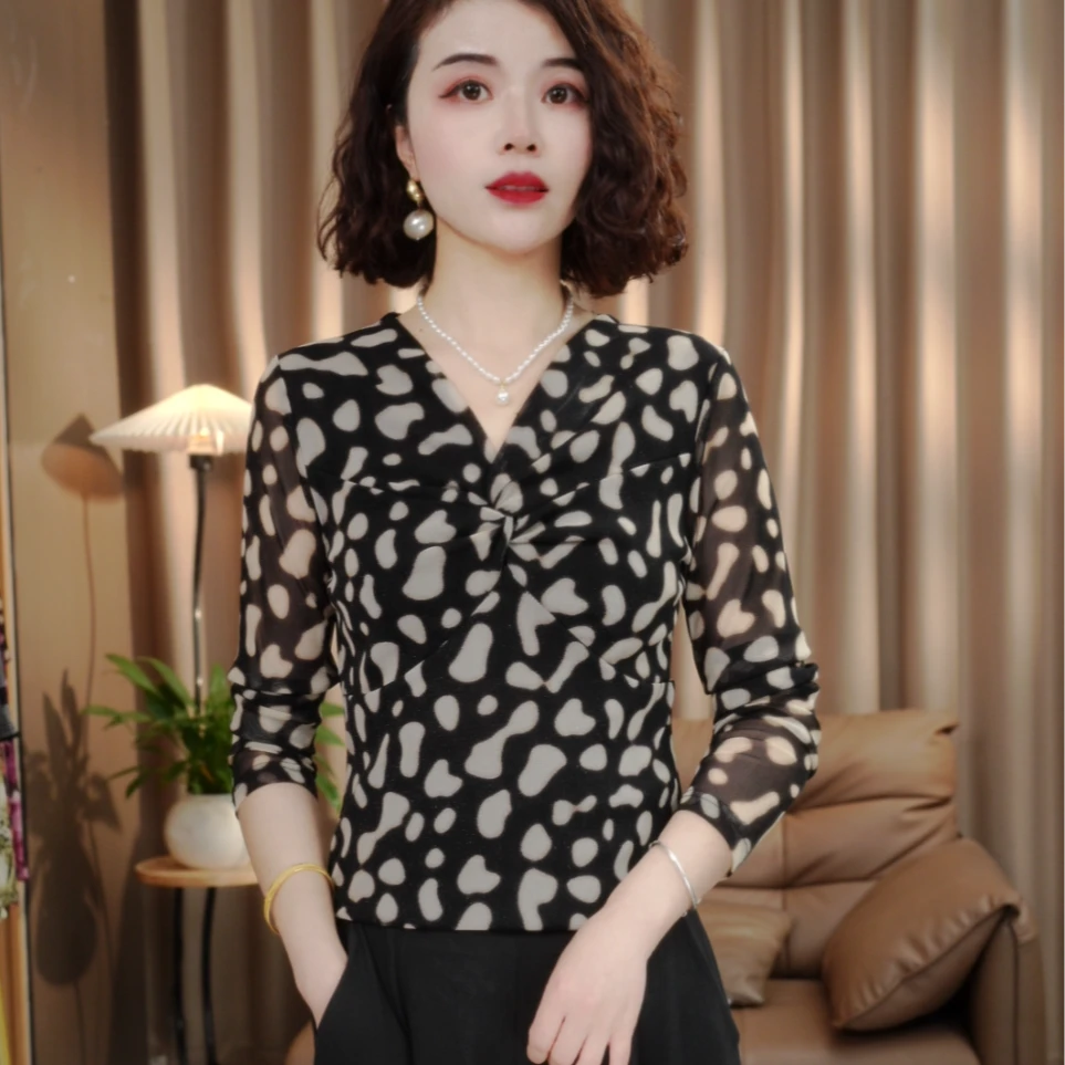 夏季新款时尚石头花V领扭结百搭女装气质显瘦上衣打底衫