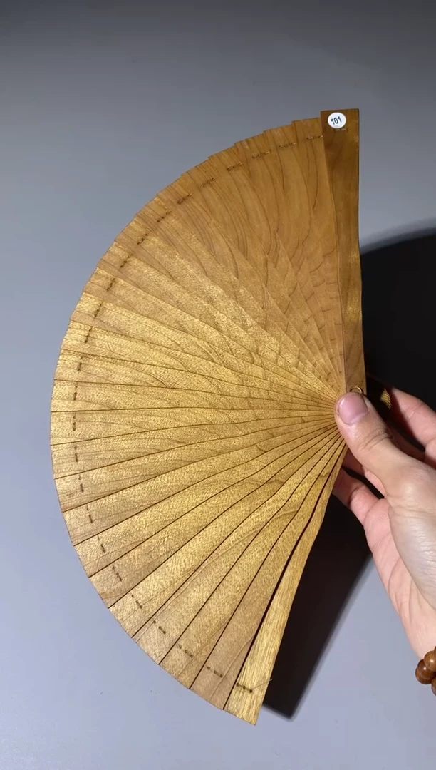 【闪购商品】金丝楠木雕101号18cm精品金丝楠扇子