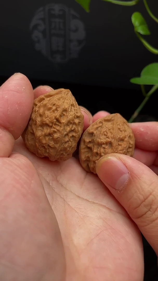 【闪购商品】文玩核桃把件34尺野生鸡心，团