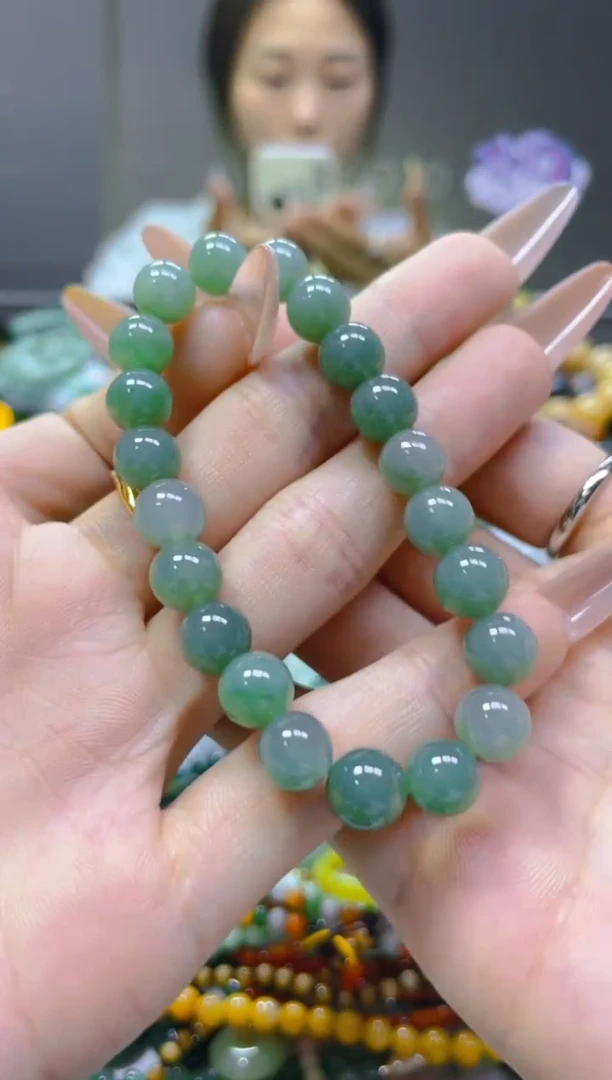 翡翠未镶嵌颈饰8MM/V/翡翠A货，一件也是批发价