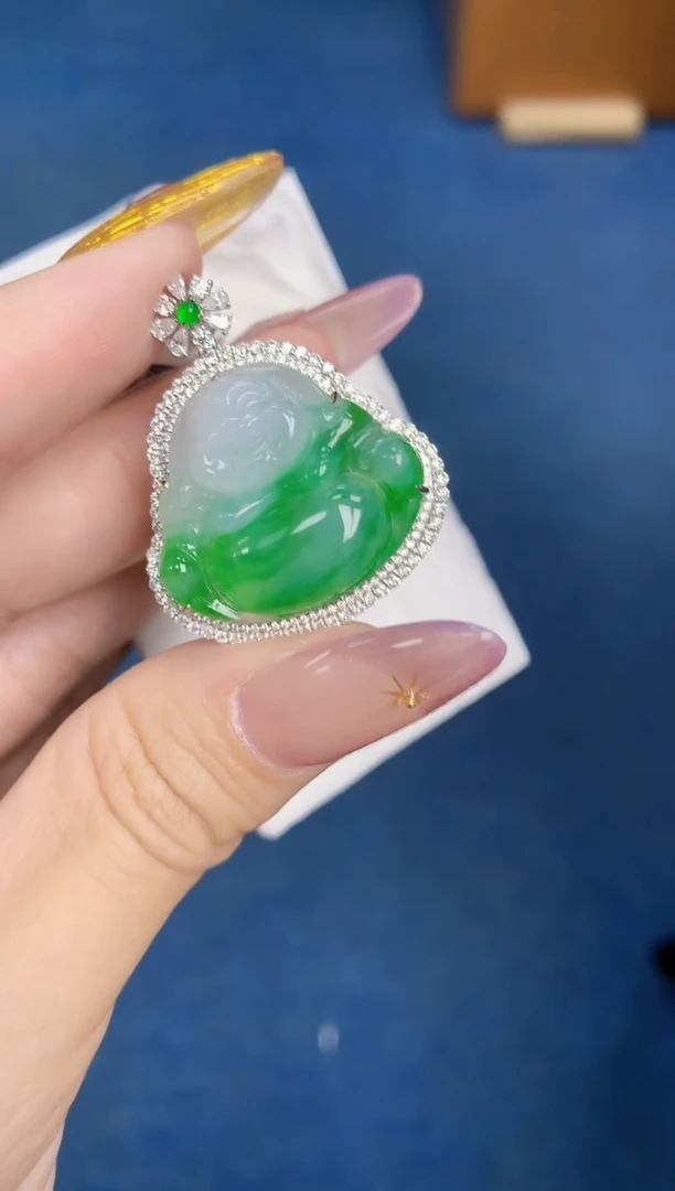 翡翠18K金镶嵌颈饰445   天然翡翠A货  百元以上9米证书费自理