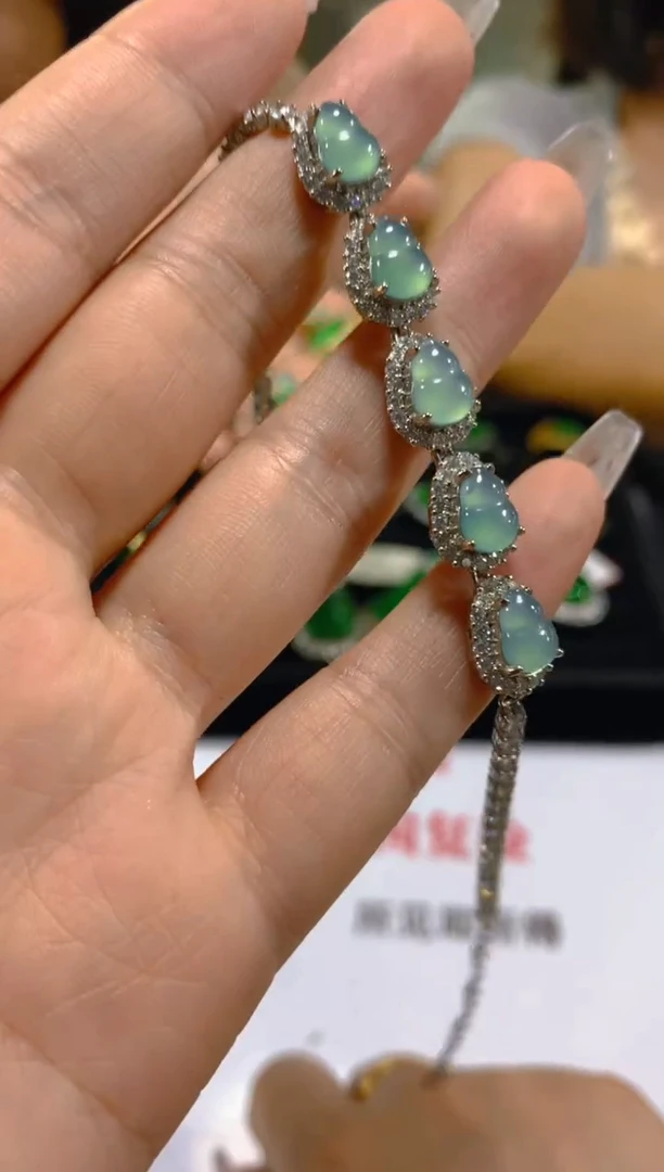 未镶嵌手链翡翠多样性发一