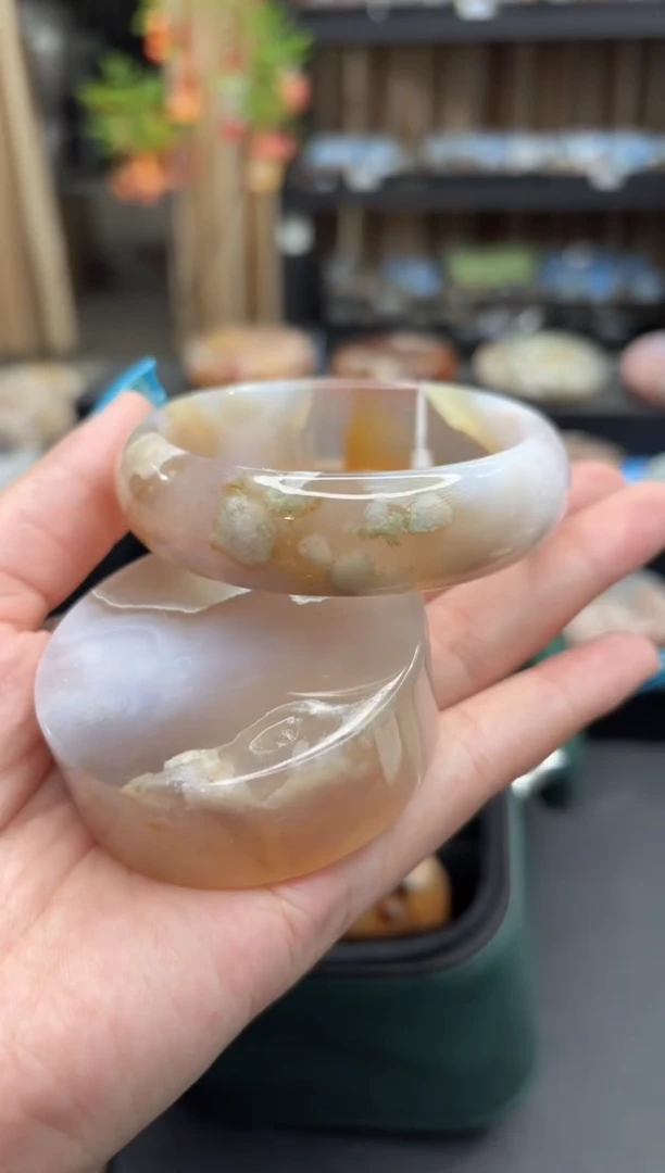 未镶嵌手镯石英质玉125(58圈赠送镯心)