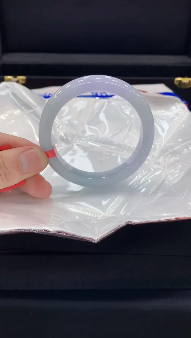 翡翠手镯未镶嵌手镯