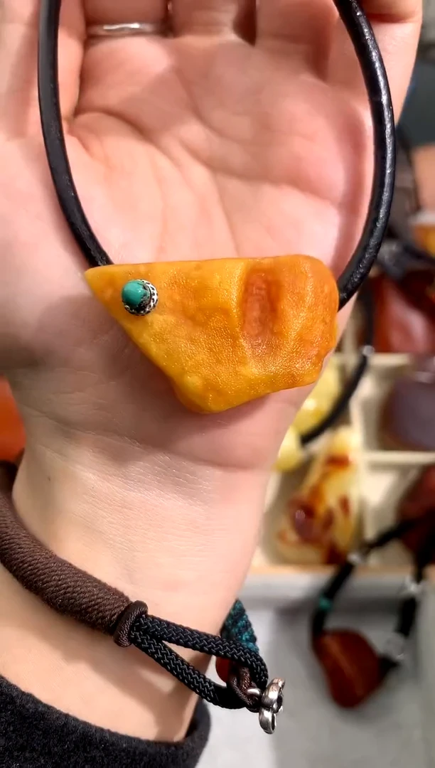 【闪购商品】蜜蜡裸石未镶嵌似玉