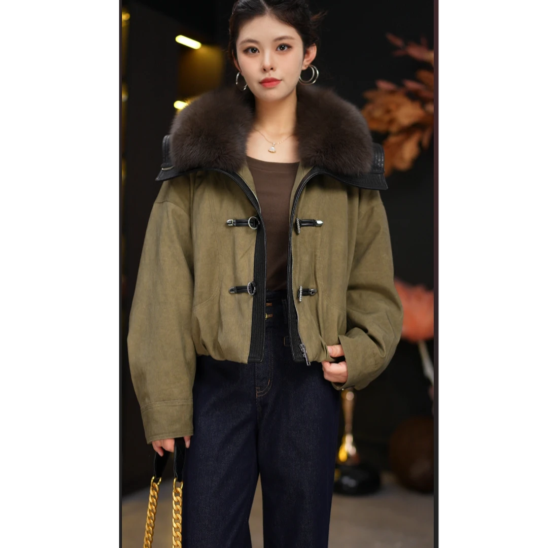 鹅绒橄榄绿短款加绒款长袖褶皱女冬季女装时尚设计师