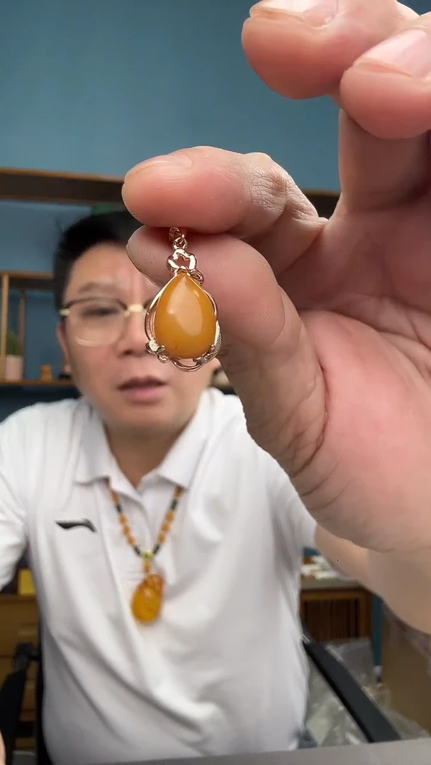 未镶嵌琥珀裸石64（有瑕介意勿拍）