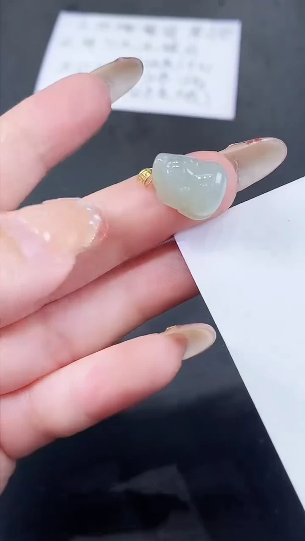 翡翠18K金镶嵌颈饰天然A货翡翠