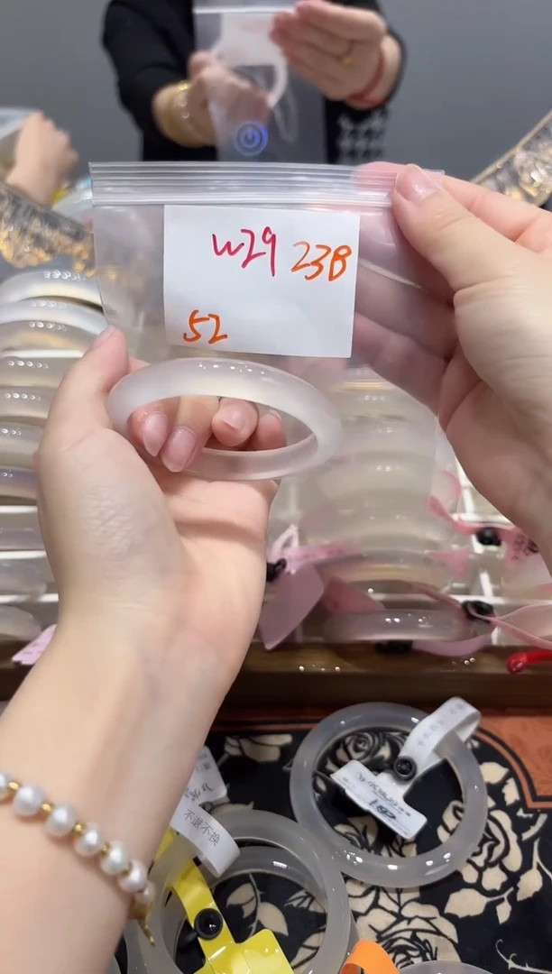 手镯玛瑙/玉髓未镶嵌小***?W29