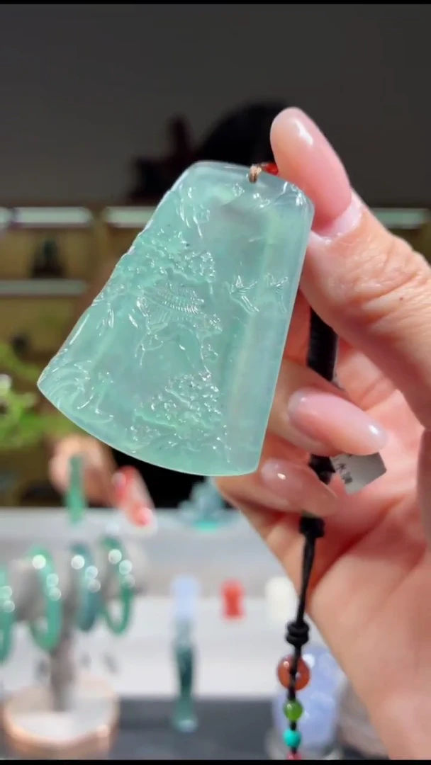 吊坠(不含链)未镶嵌翡翠山水牌