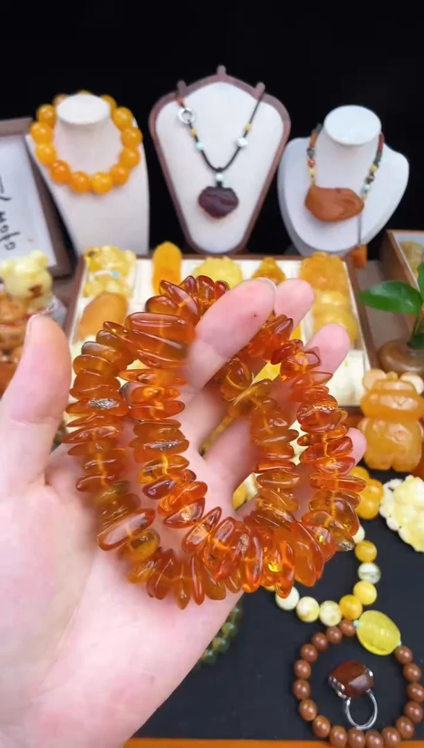 琥珀未镶嵌珠宝奇石多样性发其一