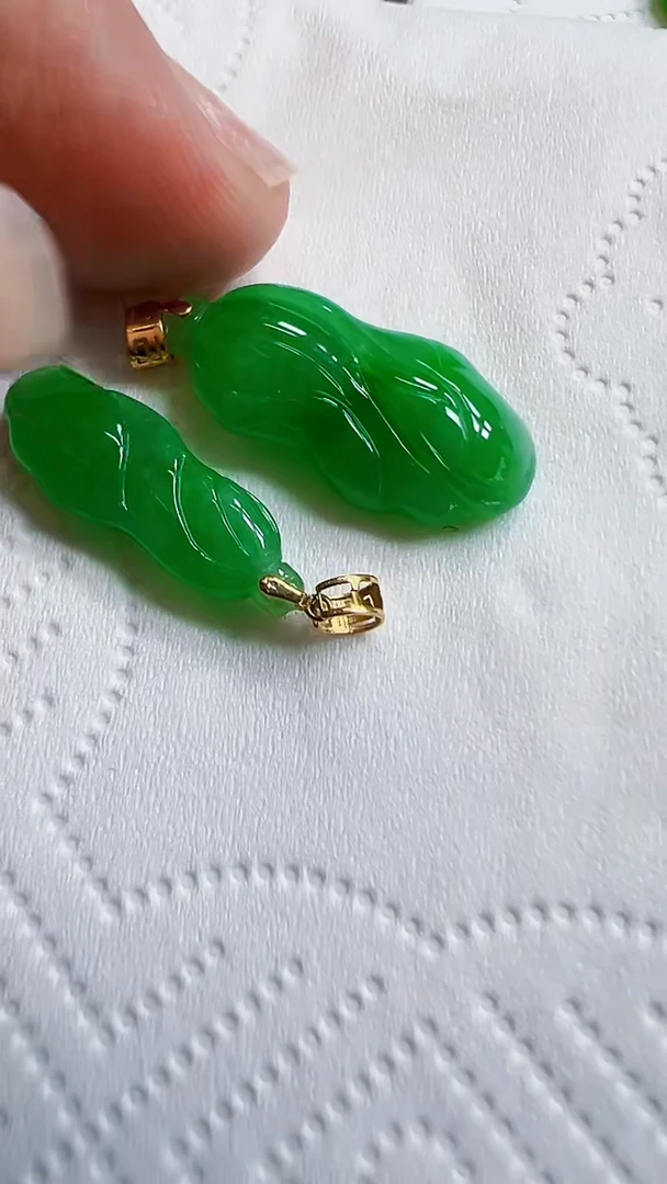 颈饰18K金镶嵌翡翠多样性发货发1