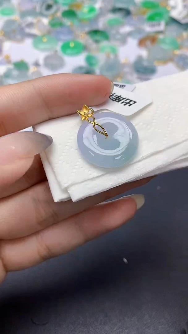 翡翠18K金镶嵌颈饰天然缅甸a货翡翠